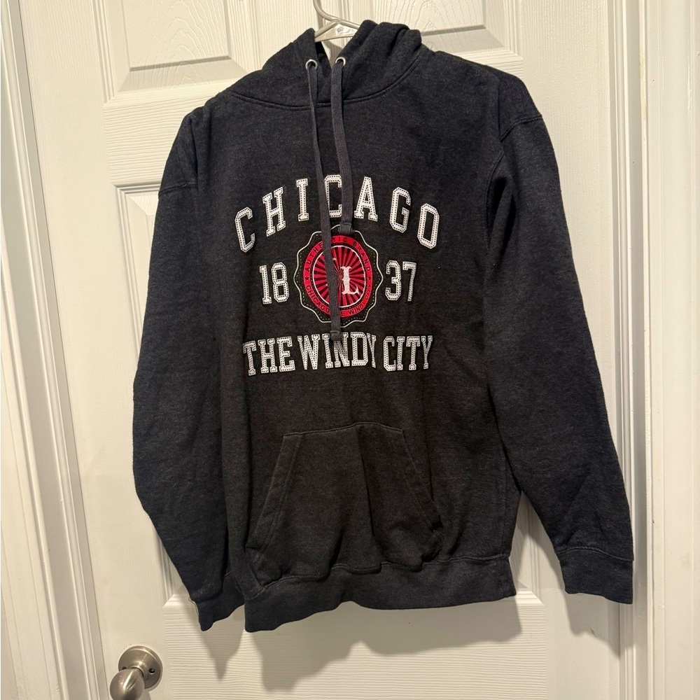 Zuni Sportswear Chicago Windy City Grey Hoodie Sweater Size Medium.